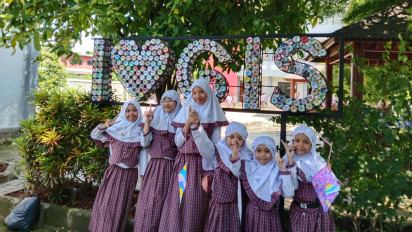 SD Karakter di Depok Ini Lakukan Inovasi Unik dari Limbah Plastik