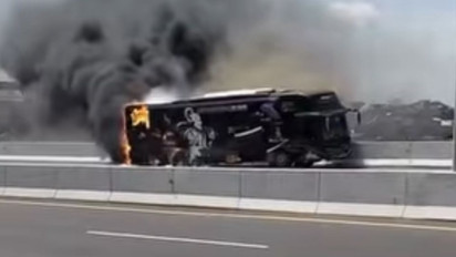 Bus PO Haryanto Ludes Terbakar di Tol Simpang Susun Krapyak Semarang