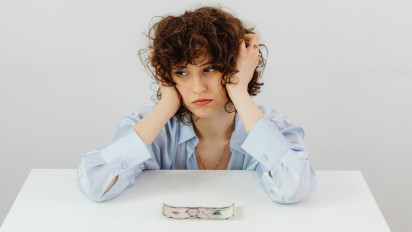 3 Shio yang Akan Mengalami Penurunan Finansial Drastis pada Tanggal 22 Maret 2025, Ada Shio Kelinci hingga...