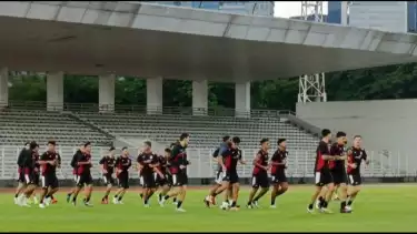 Para pemain Timnas Indonesia di sesi latihan bersama jelang laga kontra Bahrain di SUGBK