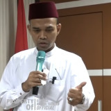 Jawab Pertanyaan Olla Ramlan, UAS Jelaskan Hukum Suami Istri Bercumbu di Malam Idul Fitri, Dosa atau Halal?
