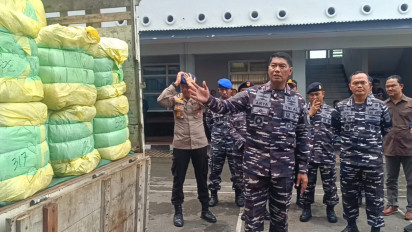 Penyelundupan Pakaian Bekas Ilegal Digagalkan Lantamal V, Amankan Tiga Kendaraan dan 103 Ballpress
