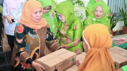Muslimat NU Salurkan 1.000 Paket Lebaran dari Keluarga Jusuf Kalla