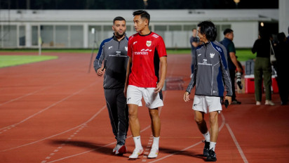 Momen Rizki Ridho Nikmati Waktu di Timnas Indonesia, Bagi-bagi Jersey Sampai Foto di Lobby Hotel