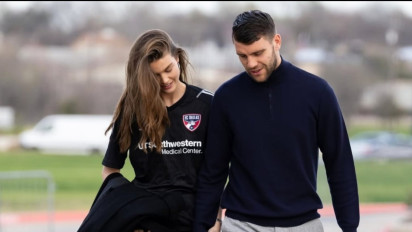 Maarten Paes Merapat Ke Persib? Bersama Kekasih, Kiper Naturalisasi Timnas Indonesia Resmi Tiba di Surga Asia Tenggara