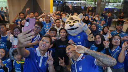 Ajak Bobotoh Ngabuburit, Persib Gelar Meet & Greet Bersama Ciro Alves dan Adam Alis