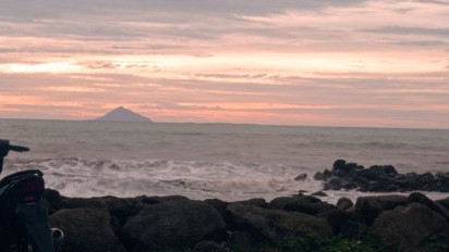 BMKG Prakirakan Tinggi Gelombang Capai Empat Meter di Perairan Banten