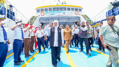 Gubernur Khofifah Berangkatkan Kapal Mudik Gratis ke Pulau Raas Sumenep, Pastikan Jalur Laut Aman, Nyaman dan Bahagia