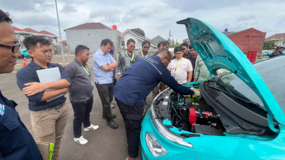 Tekan Risiko Kecelakaan, Driver Taksi Listrik Xhan SM Diberi Edukasi Safety Driving