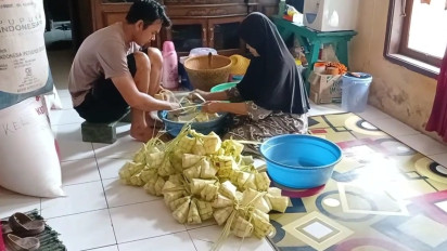Ketupat Air Tanjung Ma Oto di Tasikmalaya, Tradisi Lebaran yang Selalu Diburu
