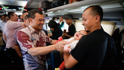 Gubernur Ahmad Luthfi Lepas 502 Pemudik Gratis Kereta Api asal Jateng dari Stasiun Pasar Senen Jakarta