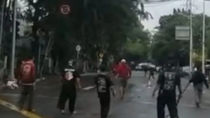 Polisi Dalami Penyebab Dua Kelompok di Kelapa Gading Bentrok, Ada yang Bawa Parang hingga Bambu