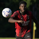 Bursa Transfer AC Milan: Diperebutkan Klub Inggris, Masa Depan Yunus Musah di San Siro Masih Jadi Tanda Tanya
