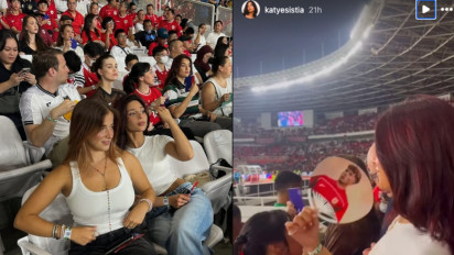 Tertangkap Basah WAGs Timnas indonesia di GBK, Potret Cantik Kekasih Ole Romeny di Laga Kontra Bahrain Curi Perhatian Penonton GBK?