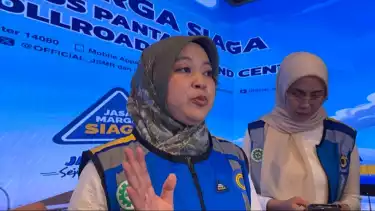 Lisye Octaviana di Pos Pantau Jasa Marga Tollroad Command Center, Bekasi, Jawa Barat, Kamis (27/3/2025).