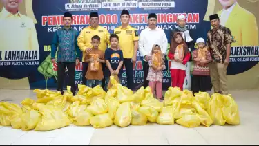 PP AMPG menggelar bakti sosial dengan memberikan 1.000 paket Sembako kepada masyarakat dan anak yatim di Jalan Garuda IV, Perumnas Mandala, Kecamatan Percut Sei Tuan, Kabupaten Deli Serdang Sumatera utara, Kamis (27/3/2025).