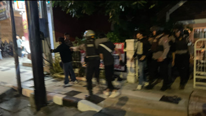 Demo Mahasiswa dan Masyarakat Sipil Tolak RUU TNI di Lamongan Ricuh