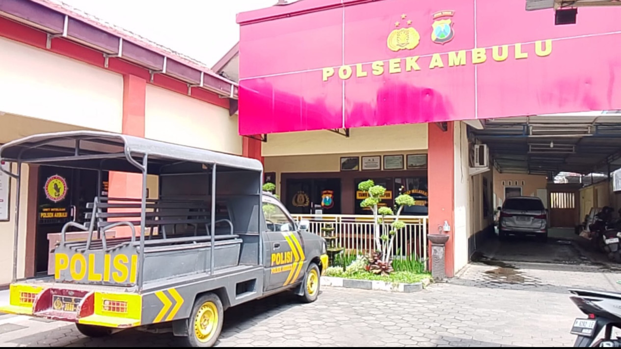 Diamankan Warga, Bocah SMP di Jember Kepergok Curi Motor
            - galeri foto