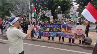 aksi solidaritas untuk Palestina di Taman Apsari dan Kawasan Kota Lama