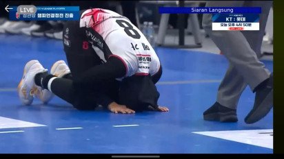 Sujud Syukur Megawati Hangestri Usai Bawa Red Sparks ke Final Liga Voli Korea