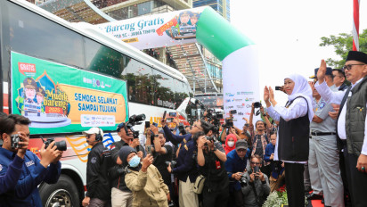 Lepas 4008 Peserta Mudik Gratis Pemprov Jatim 2025, Gubernur Khofifah: Selamat Mudik, Berangkat Bahagia, Pulang Bahagia