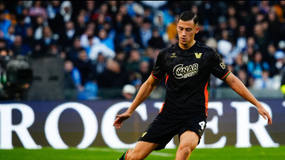 Reaksi Media Italia Lihat Jay Idzes Memukau di Serie A saat Venezia Kalah dari Bologna: Kinerja yang Mantap!