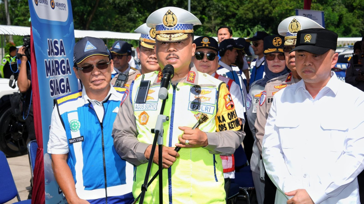 Mudik Lebaran 2025, Kakorlantas Klaim Angka Kecelakaan Turun 34 Persen
            - galeri foto