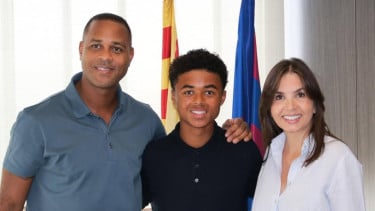 Putra Patrick Kluivert Dapat Perpanjangan Kontrak dari Barcelona