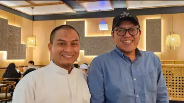 Pendiri sekaligus Pengelola Damba Resto Taufik Syaban (kanan)