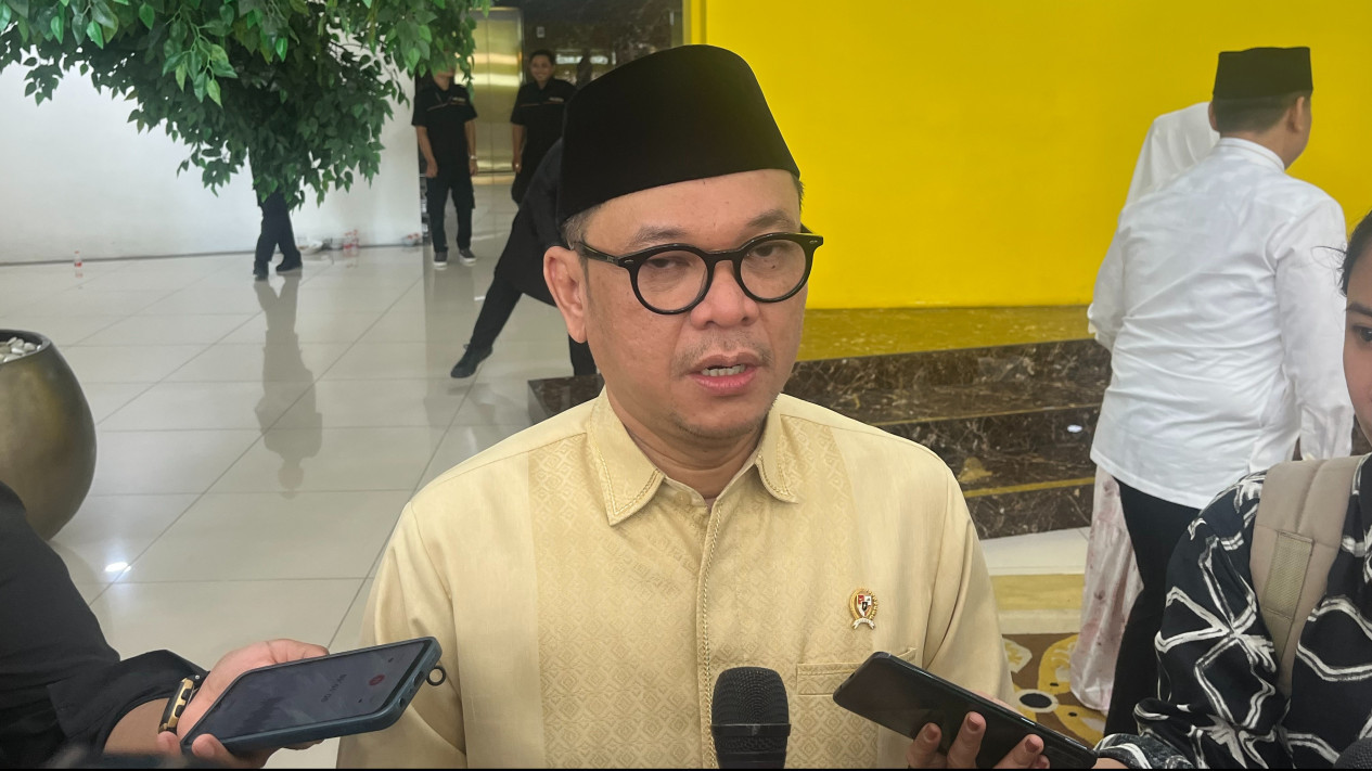 Dukung Pemerintah Soal Lebaran Sederhana, Golkar Singgung Dampak Geopolitik hingga Ajak Warga Berhemat
            - galeri foto
