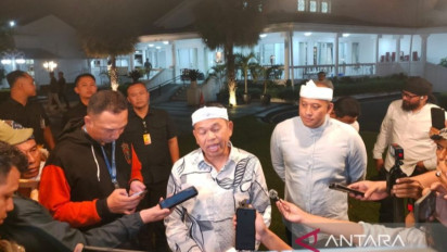 Di Hadapan Ribuan Jamaah di Lapangan Gasibu, Dedi Mulyadi Minta Maaf soal Pengelolaan Keuangan