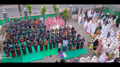 Hari Lebaran, Ratusan ODGJ di Lamongan Ikuti Salat Ied dan Bermaaf-maafan