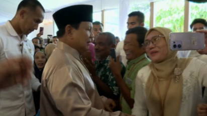 Masyarakat Penuhi Open House Lebaran Prabowo