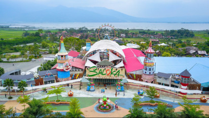 Libur Lebaran, Wisatawan Menikmati Sensasi Pulang Kampung di Taman Rekreasi Terbesar di Jawa Tengah