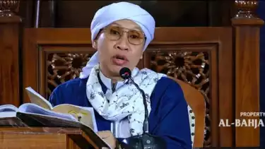 KH Yahya Zainul Ma arif alias Buya Yahya