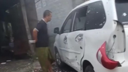 Petasan Ukuran Besar Dibawa Balon Udara Meledak, Rusak Rumah dan Mobil Warga Tulungagung