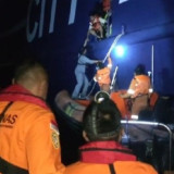 Kebakaran Kapal Feri di Perairan Pulau Tarahan Banten: Tim SAR Evakuasi 17 ABK