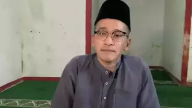 Ruben Onsu di musala yang ia bangun di Sukabumi