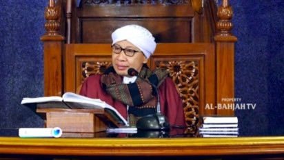 Katanya Shalat pakai Peci itu Wajib, Apakah Benar? Buya Yahya Menjawab