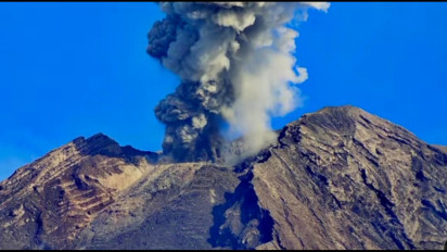 Kembali Erupsi, Gunung Semeru Semburkan Kolom Abu 900 Meter, BPBD : Tidak Ada Dampak