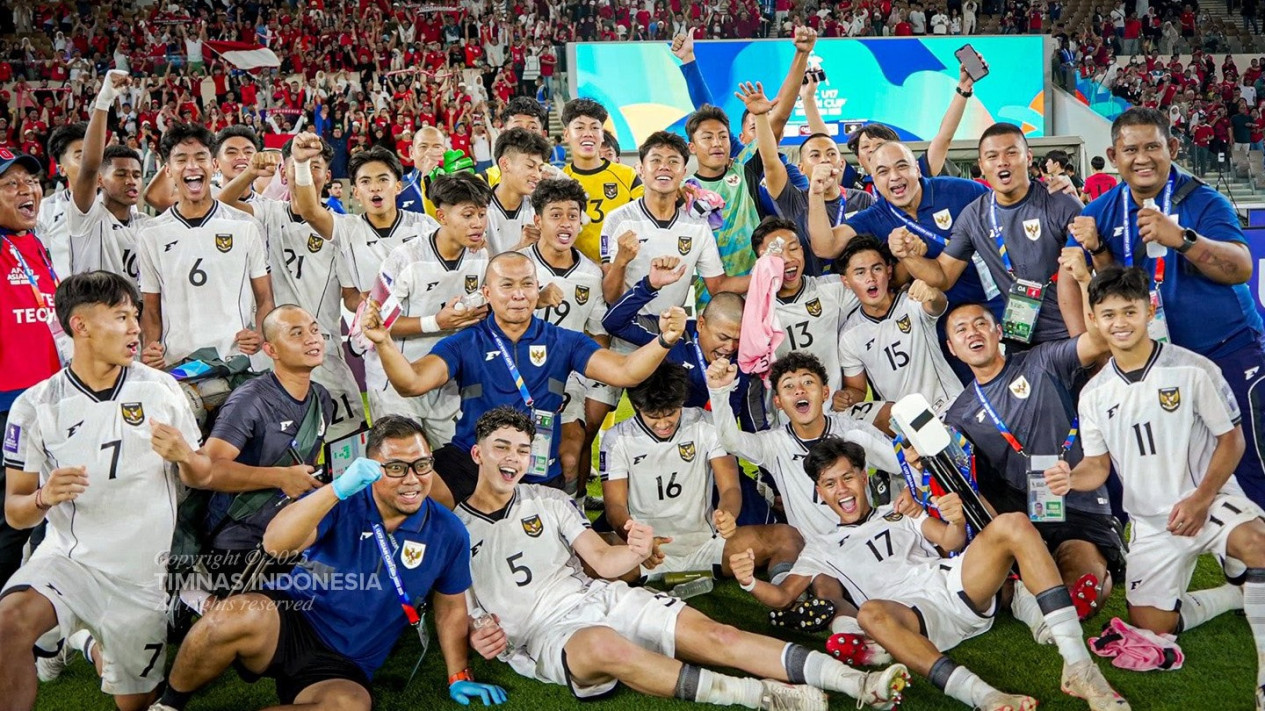Suporter Korea Selatan Mulai 'Panik' Seusai Timnas Indonesia Mampu Menang 1-0 di Piala Asia U-17: Ini Kemunduran Telak
            - galeri foto