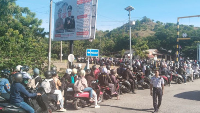 Puncak Arus Balik, Penumpang Padati Pelabuhan Poto Tano, Ratusan Personel Gabungan Diterjunkan