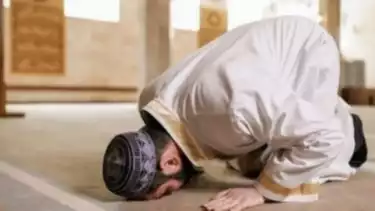 Ilustrasi shalat Jamak