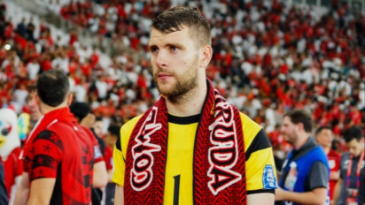 Ajax Amankan Maarten Paes hingga 2029, Nilai Pasar Kiper Timnas Indonesia itu Kini Meroket Tajam?