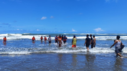 Lagi! Wisatawan Asal Demak Terseret Rip Current saat Bermain Bola di Pantai Parangtritis Bantul