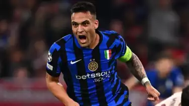 Penyerang Inter Milan Lautaro Martinez mencetak gol ke gawan Bayern Munich