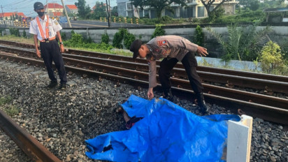 Petambak di Gresik Tewas Tersambar Kereta Api di Perlintasan Duduksampeyan, Gresik