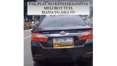 Viral Mobil Camry Terciduk Punya Pelat Nomor Ganda, Pelat Dinas Polisinya 'Melorot'