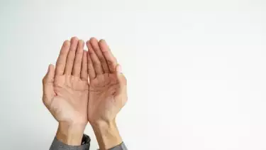 Benarkah Shalat Subuh Boleh Tidak Pakai atau Ganti Doa Qunut? Buya Yahya Tegaskan Hukumnya dalam Islam Bersifat ...