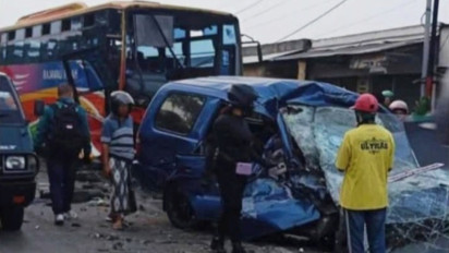 Inilah Identitas 7 Korban Tewas Laka Mobil Panther Rombongan Umroh dengan Bus di Pantura Duduksampeyan Gresik
